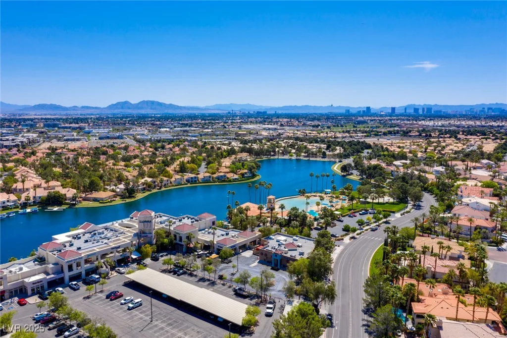 8100 Lake Hills, Las Vegas, NV 89128