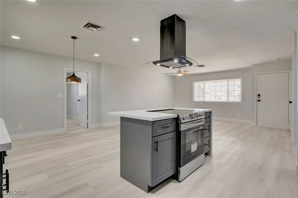2315 Lincoln, Las Vegas, NV 89115