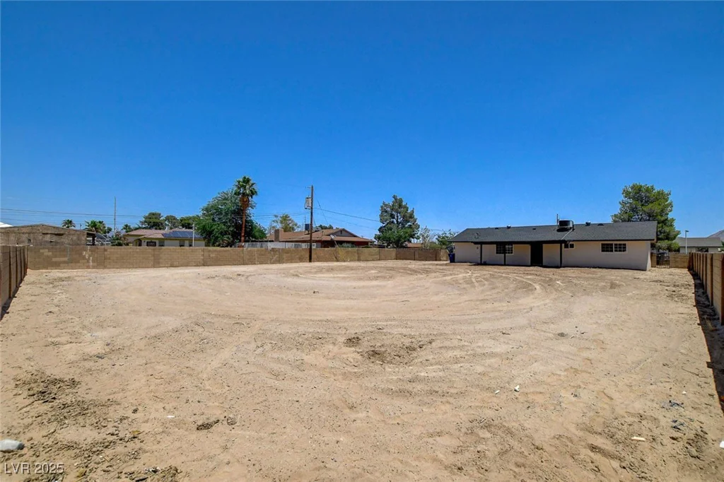 2315 Lincoln, Las Vegas, NV 89115