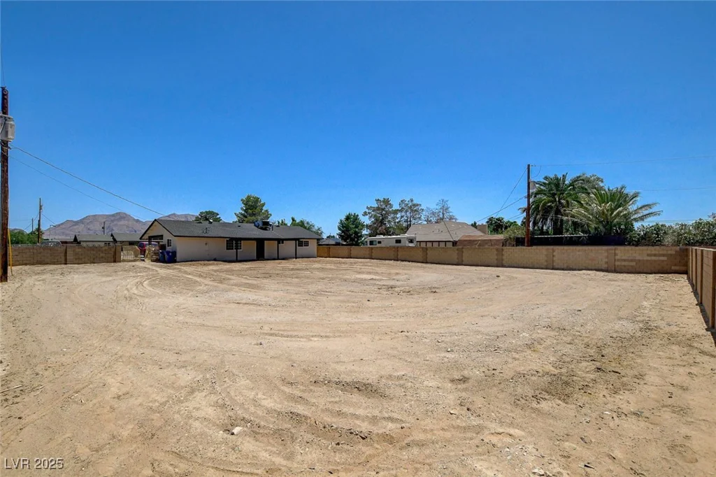 2315 Lincoln, Las Vegas, NV 89115