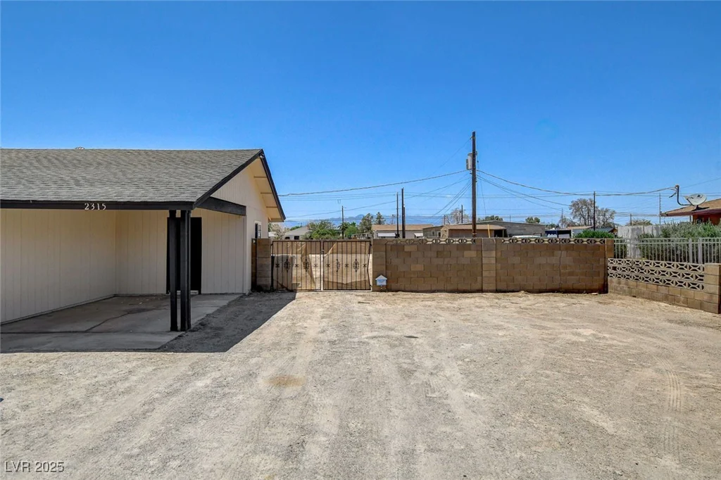 2315 Lincoln, Las Vegas, NV 89115