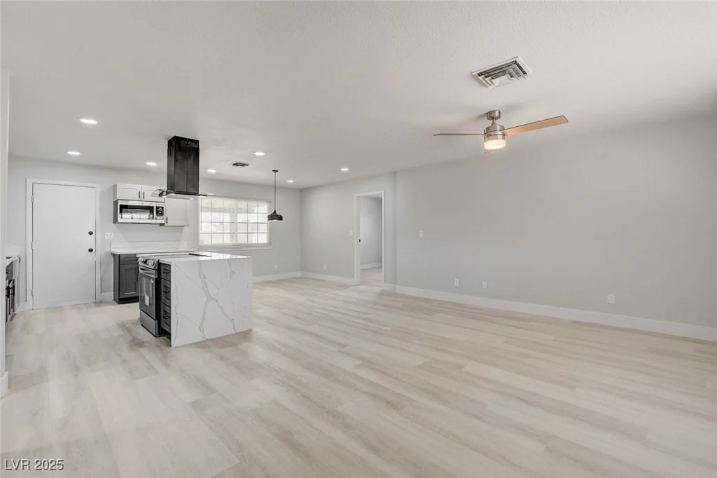 2315 Lincoln, Las Vegas, NV 89115