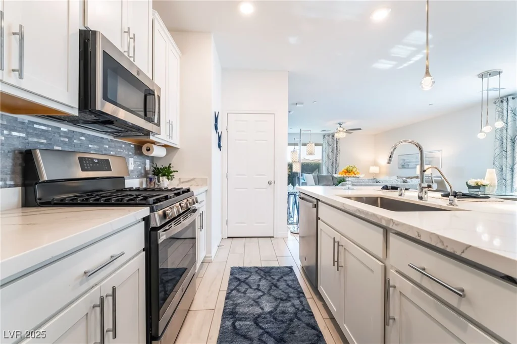 3782 Neblina, Henderson, NV 89052