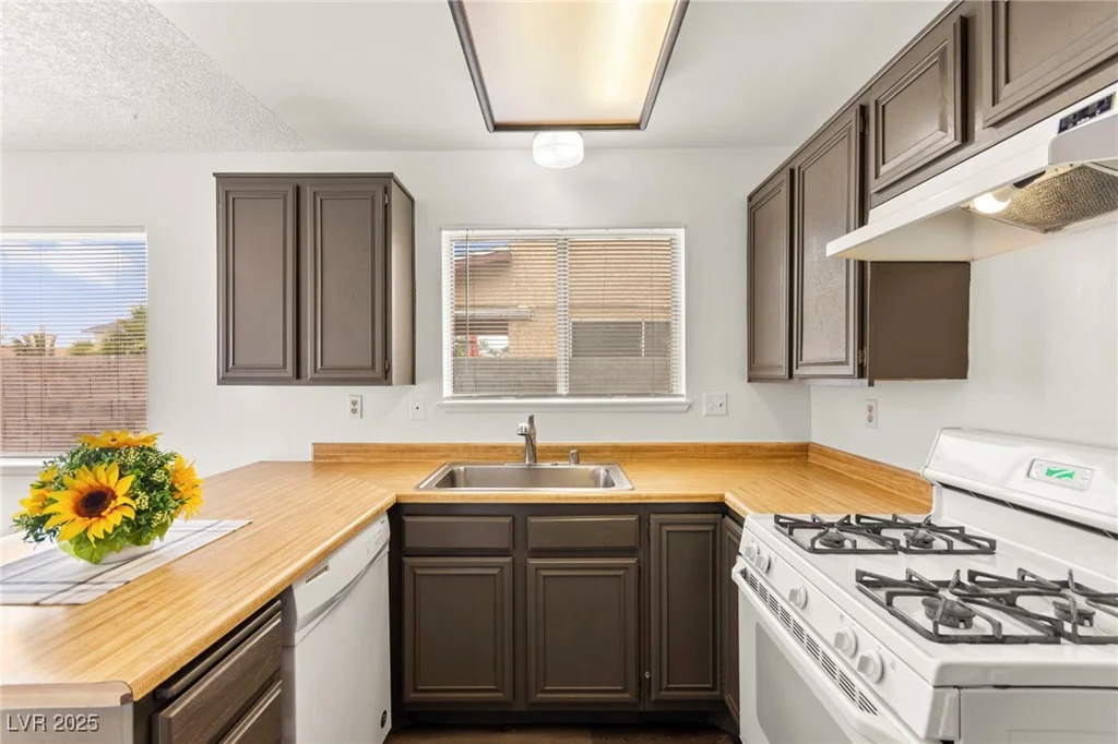 1405 Wintergreen, Las Vegas, NV 89128
