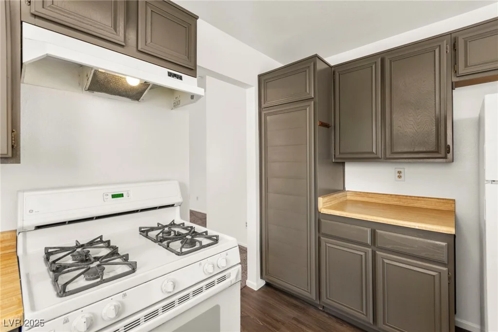 1405 Wintergreen, Las Vegas, NV 89128