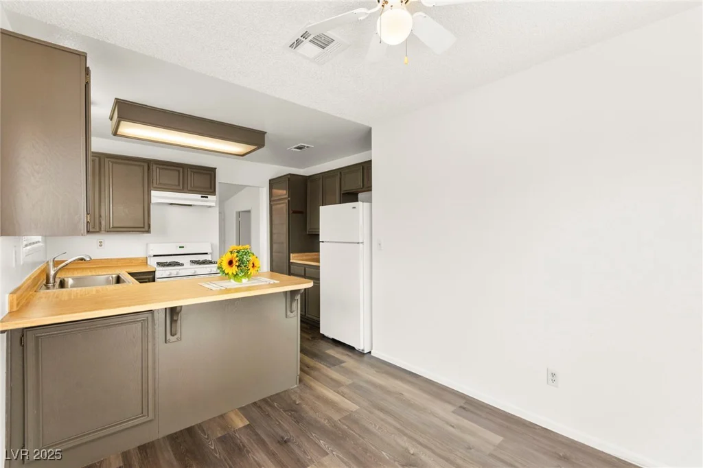 1405 Wintergreen, Las Vegas, NV 89128
