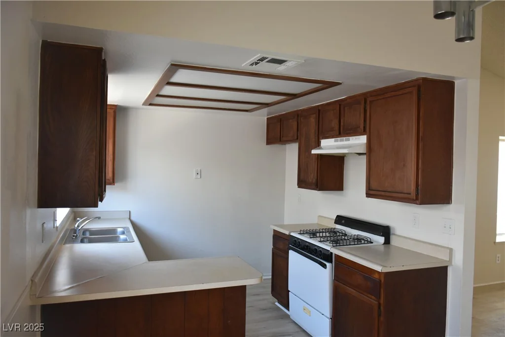 4041 Saguaro, Las Vegas, NV 89110