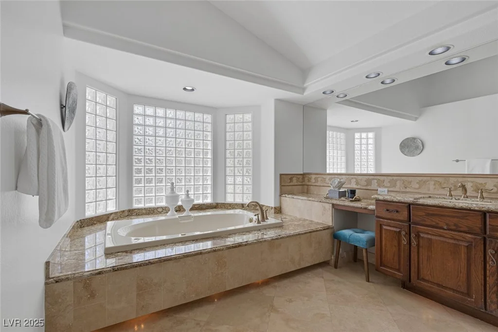 8825 Rozetta, Las Vegas, NV 89134