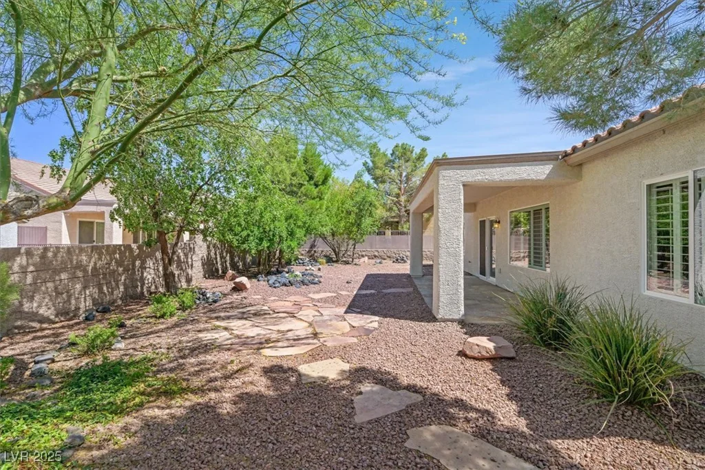 2292 Saxtons River, Henderson, NV 89044