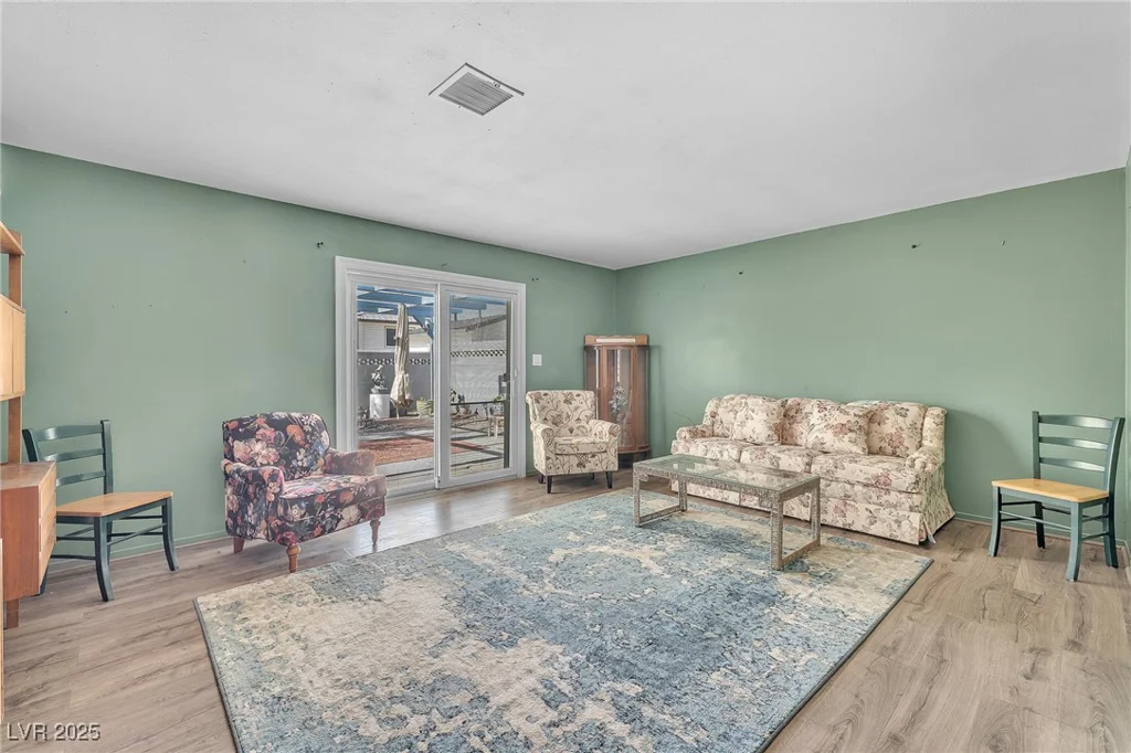 6313 Cromwell, Las Vegas, NV 89107