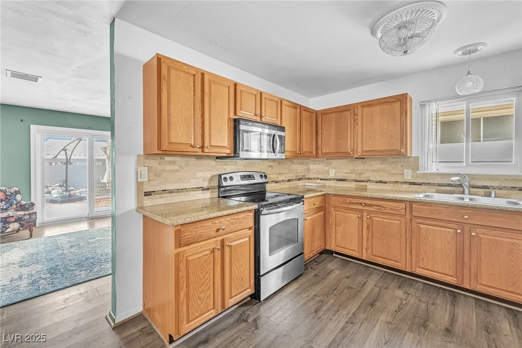 6313 Cromwell, Las Vegas, NV 89107