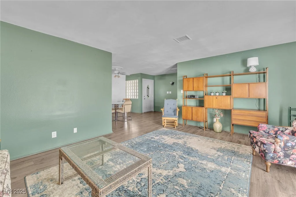 6313 Cromwell, Las Vegas, NV 89107