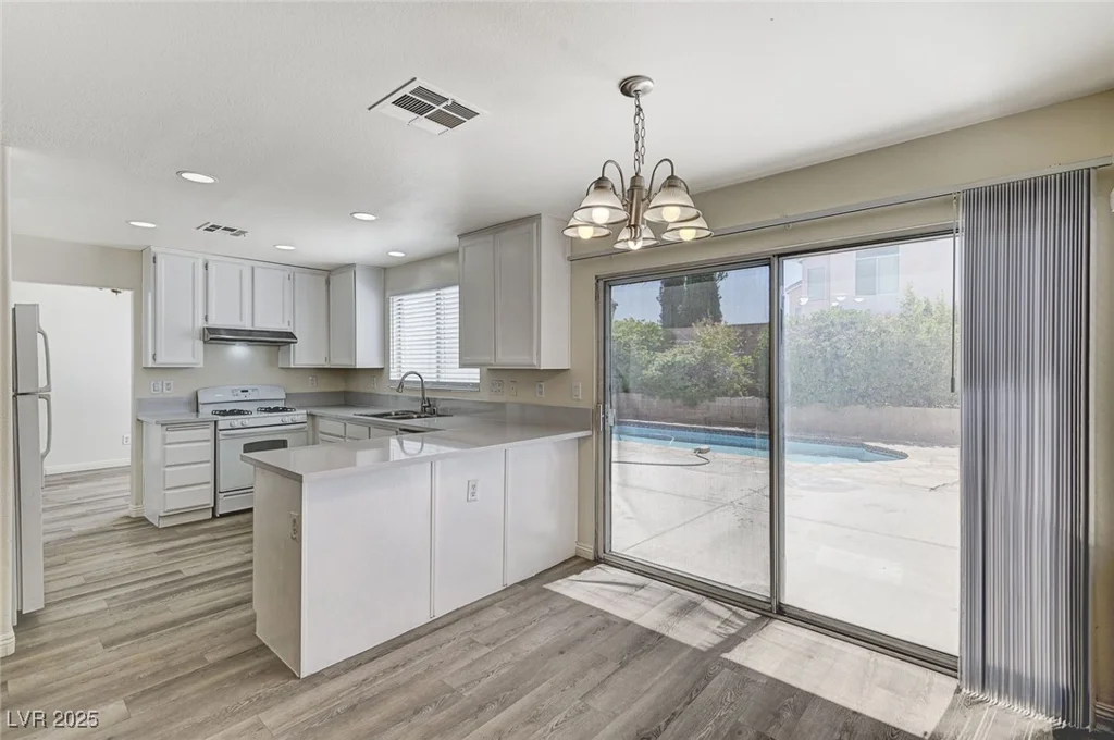 7521 Reindeer, Las Vegas, NV 89147
