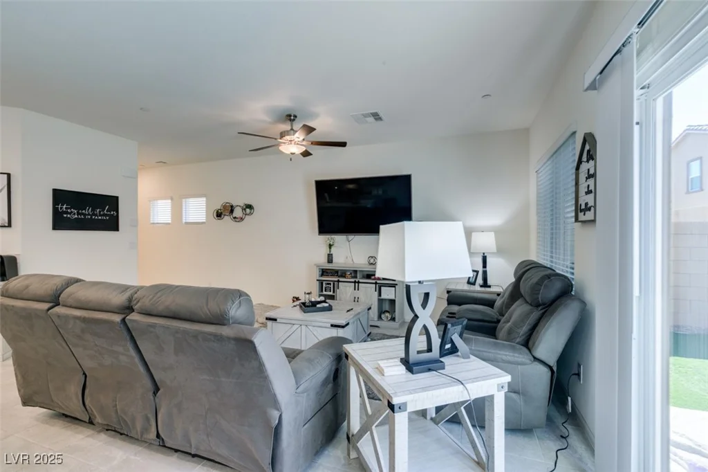 10939 Cheshire Woods, Las Vegas, NV 89166