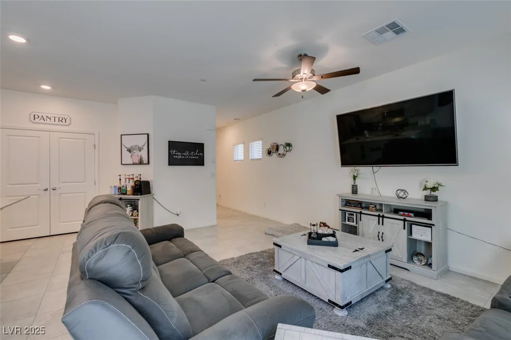 10939 Cheshire Woods, Las Vegas, NV 89166