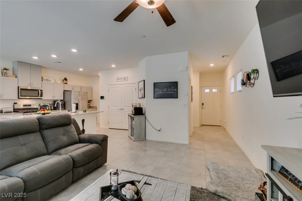 10939 Cheshire Woods, Las Vegas, NV 89166