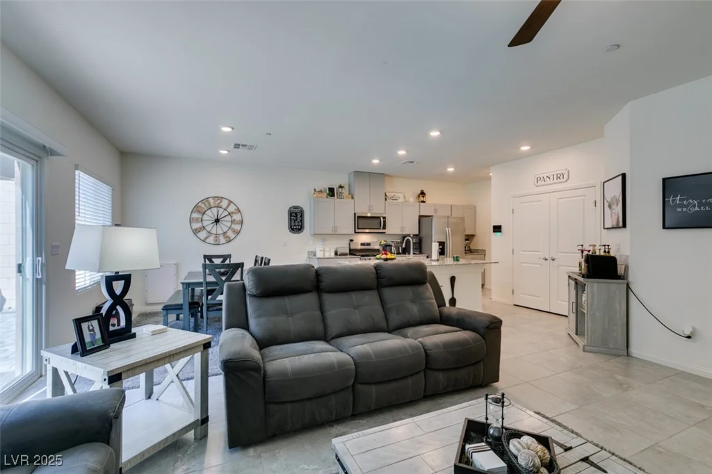 10939 Cheshire Woods, Las Vegas, NV 89166