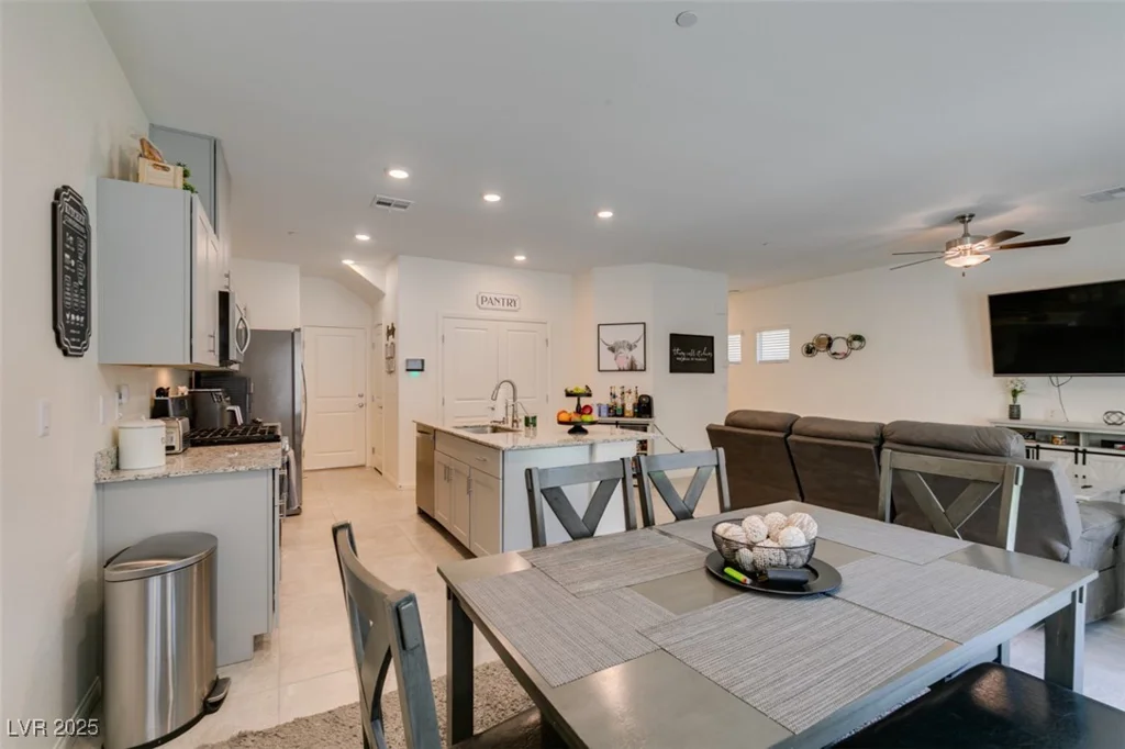 10939 Cheshire Woods, Las Vegas, NV 89166