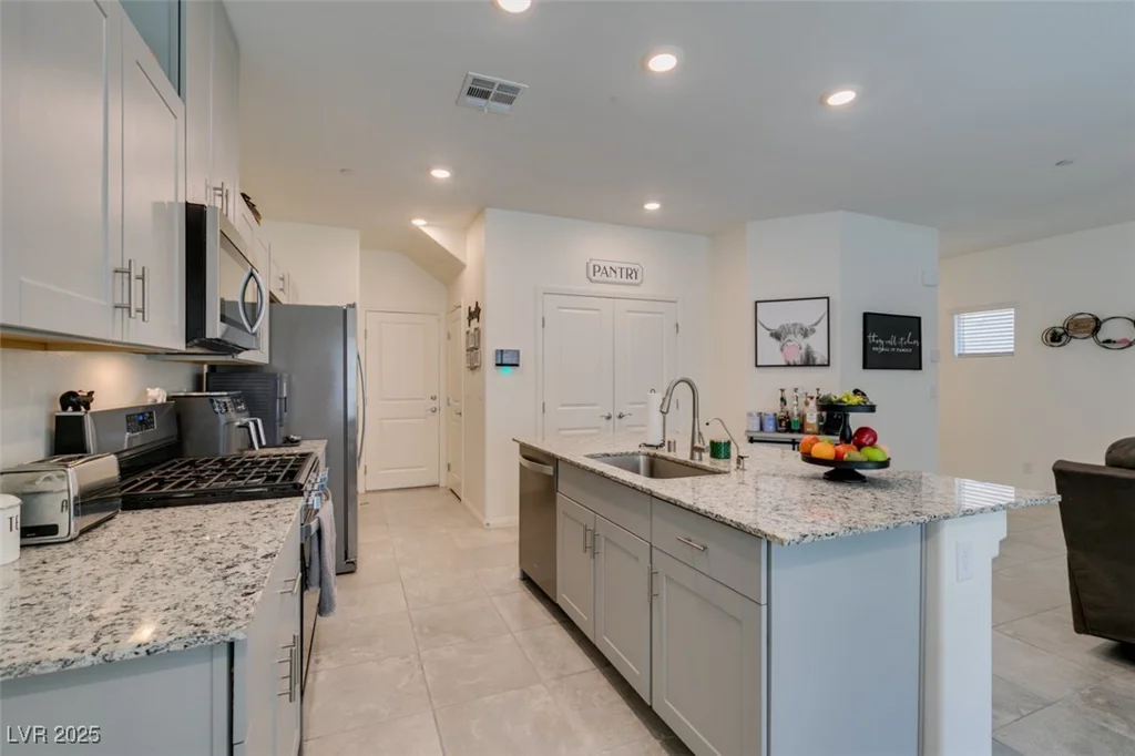 10939 Cheshire Woods, Las Vegas, NV 89166