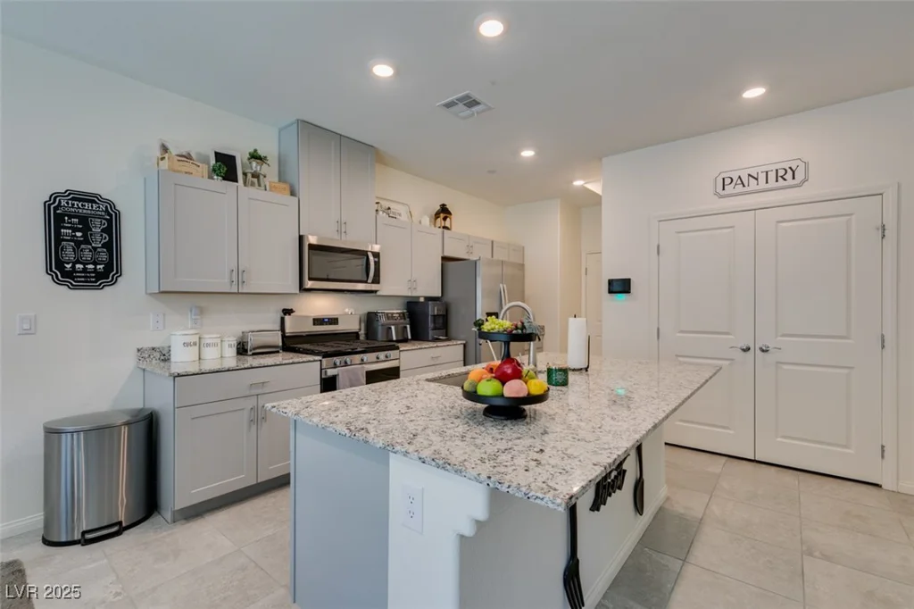 10939 Cheshire Woods, Las Vegas, NV 89166