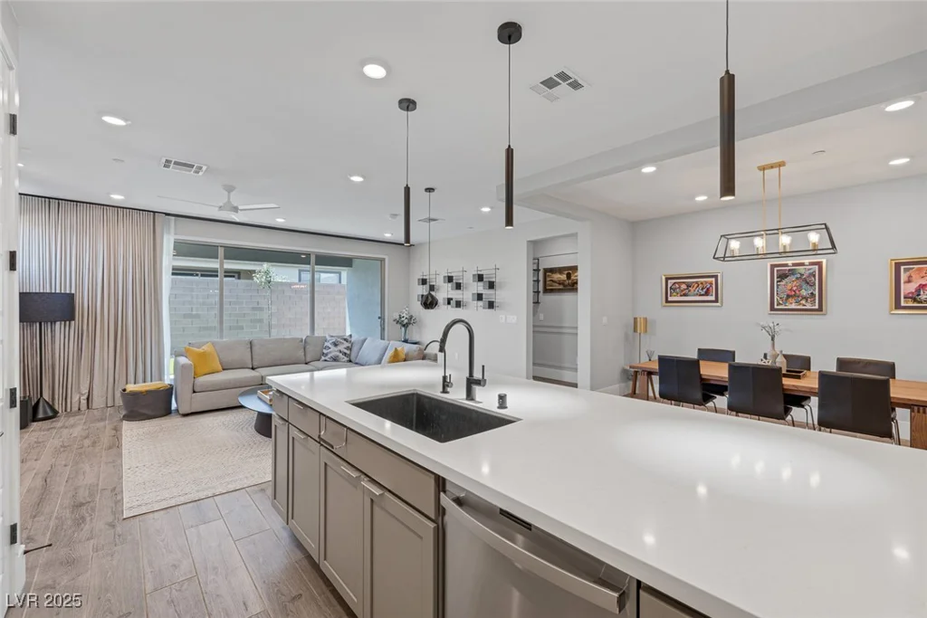 9617 Sard, Las Vegas, NV 89143