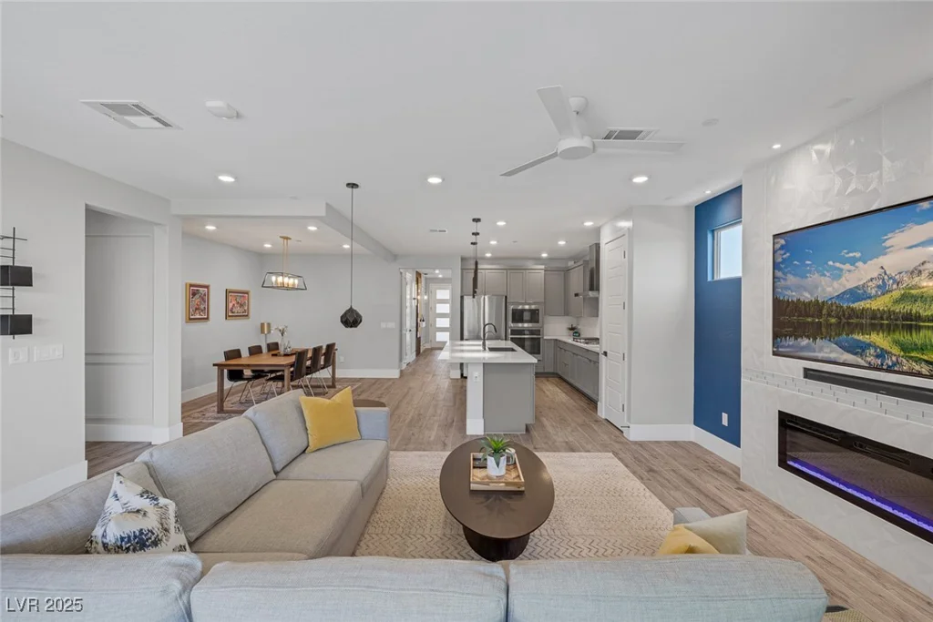 9617 Sard, Las Vegas, NV 89143