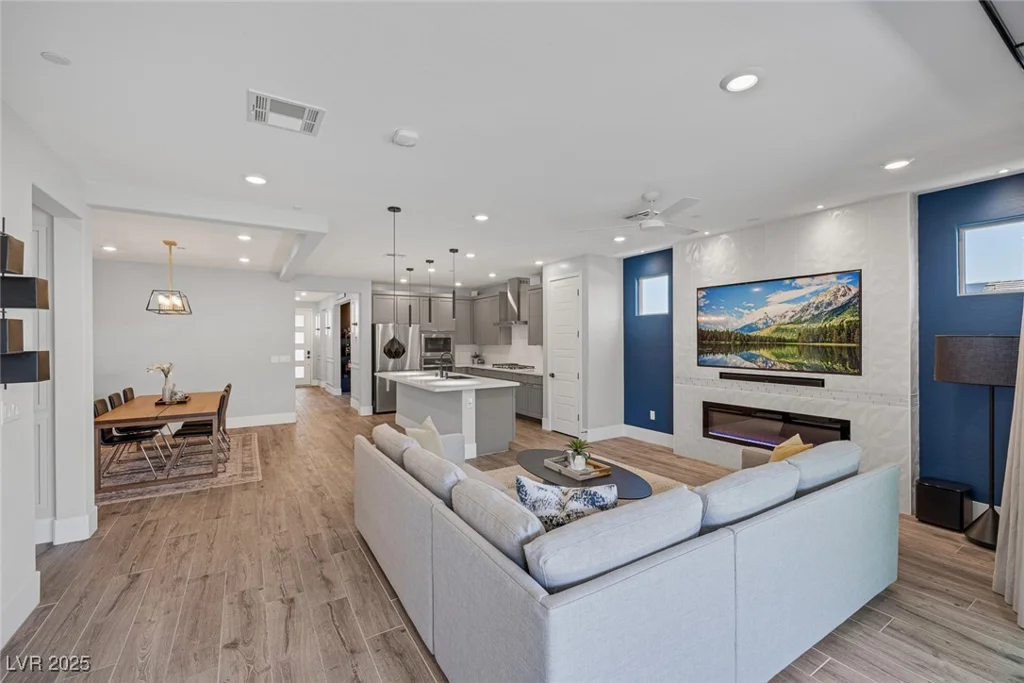 9617 Sard, Las Vegas, NV 89143