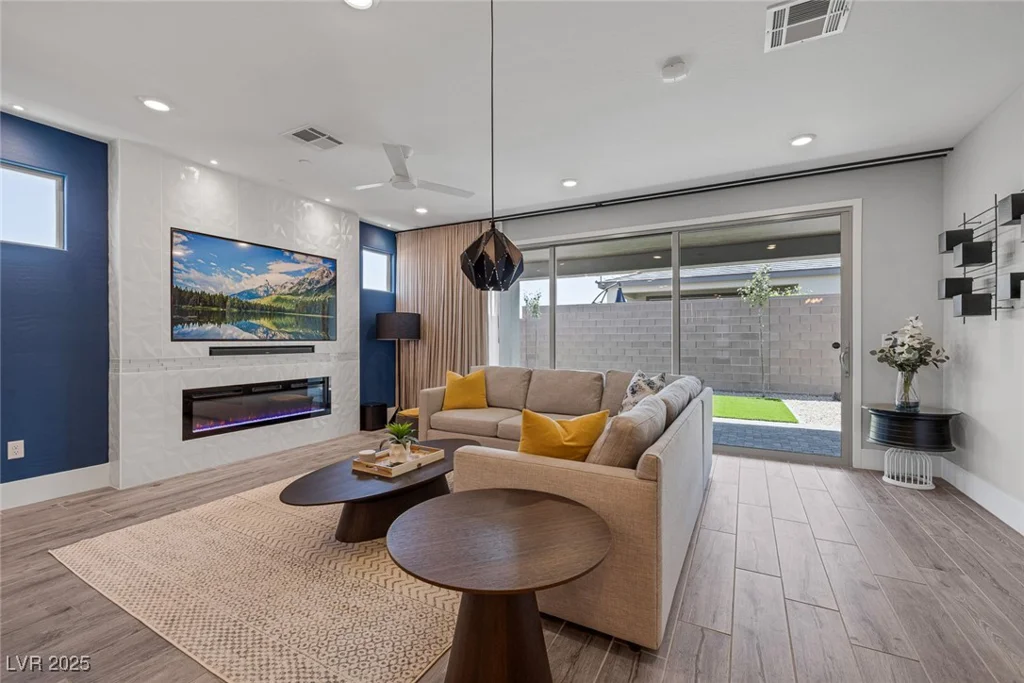 9617 Sard, Las Vegas, NV 89143