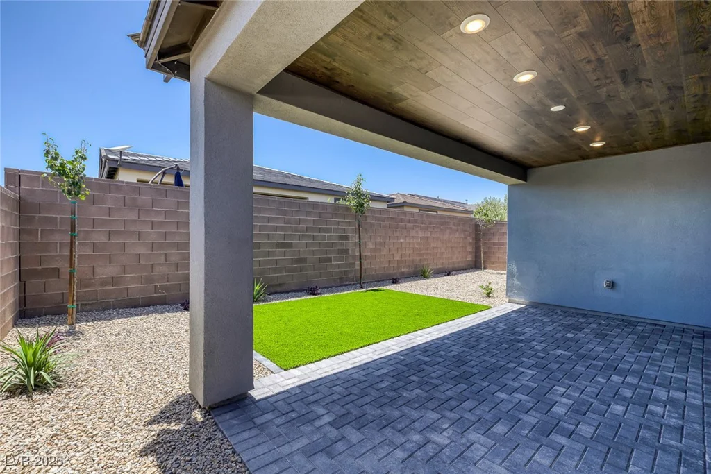 9617 Sard, Las Vegas, NV 89143