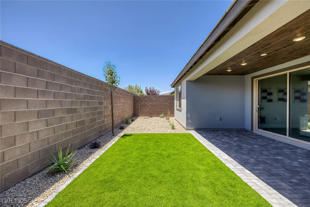 9617 Sard, Las Vegas, NV 89143