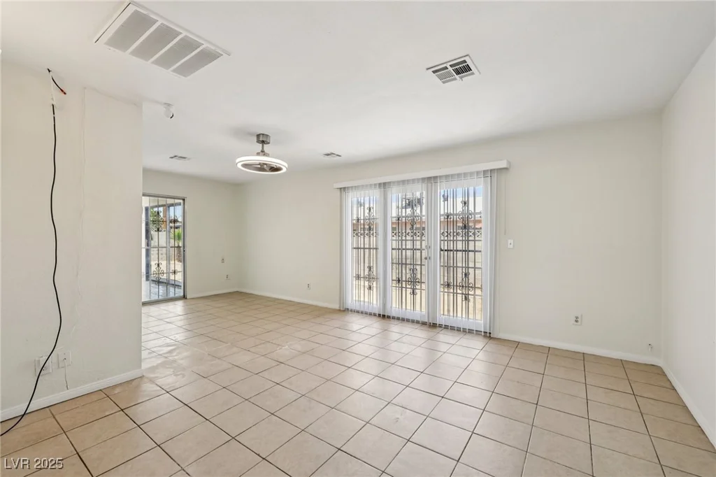 882 Westminster, Las Vegas, NV 89119