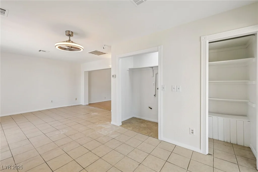 882 Westminster, Las Vegas, NV 89119