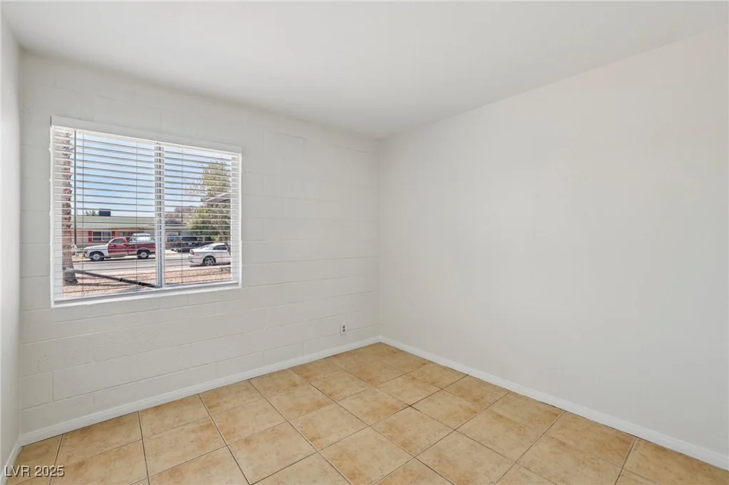 882 Westminster, Las Vegas, NV 89119