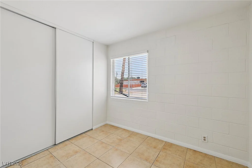 882 Westminster, Las Vegas, NV 89119