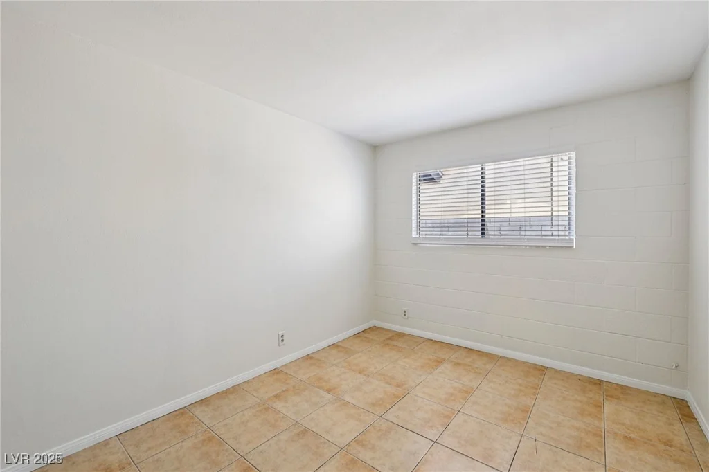 882 Westminster, Las Vegas, NV 89119