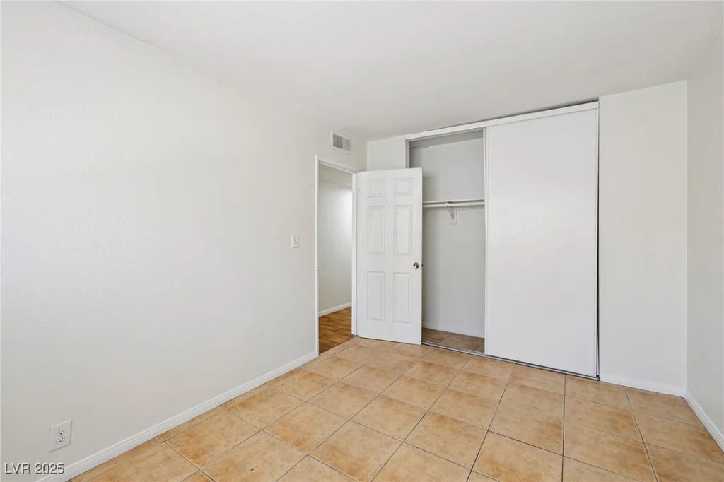 882 Westminster, Las Vegas, NV 89119