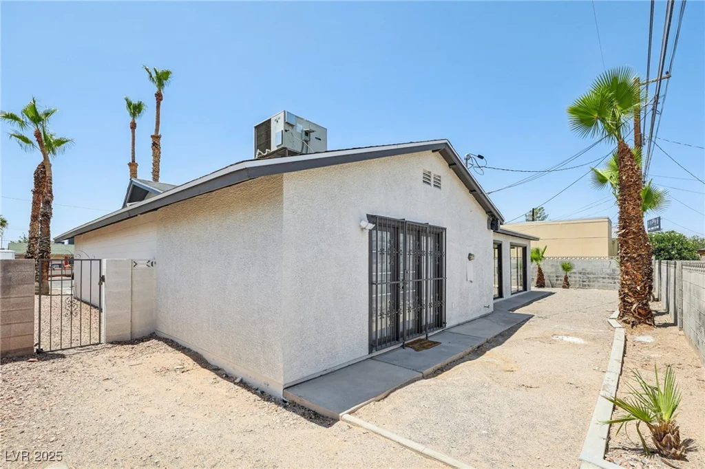 882 Westminster, Las Vegas, NV 89119