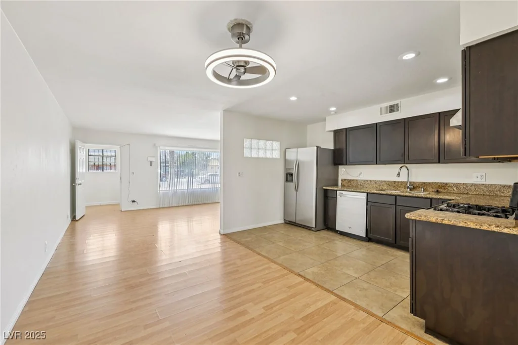 882 Westminster, Las Vegas, NV 89119