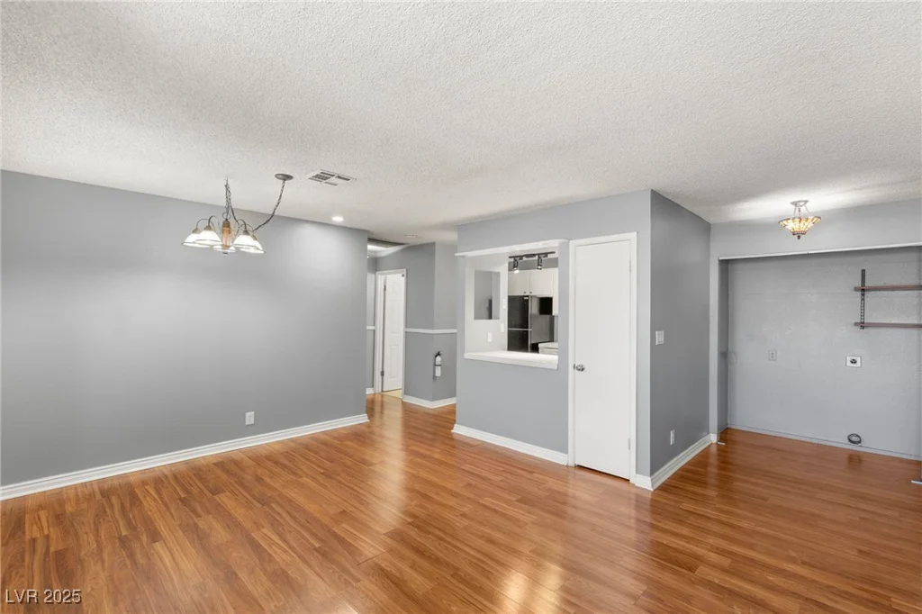 5043 Spencer, Las Vegas, NV 89119