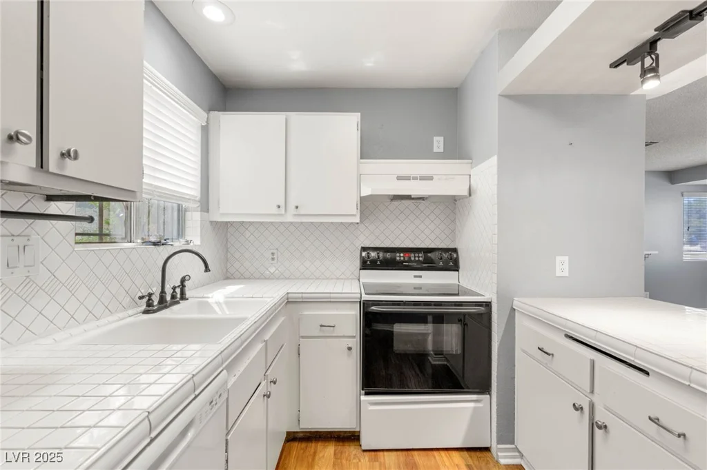 5043 Spencer, Las Vegas, NV 89119