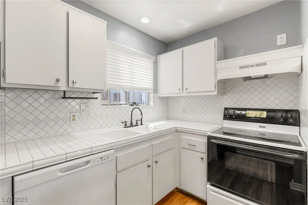 5043 Spencer, Las Vegas, NV 89119