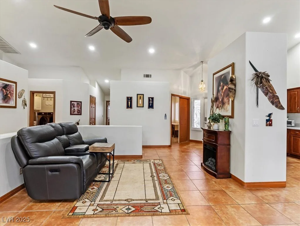 4591 Carmar, Las Vegas, NV 89122