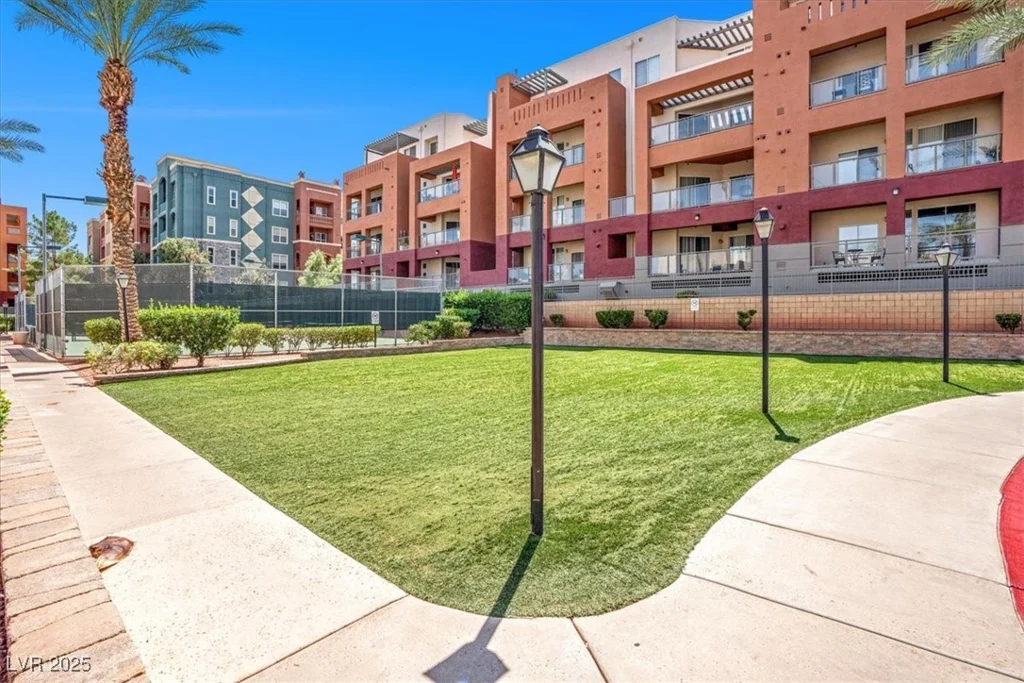 63 Agate, Las Vegas, NV 89123