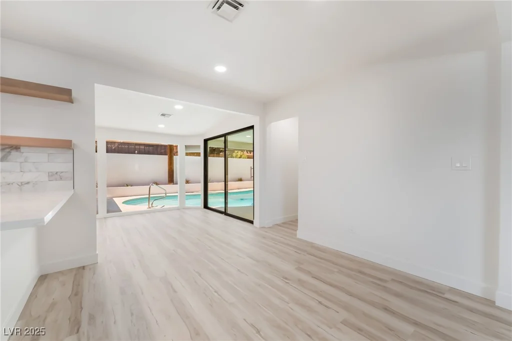 3463 Haverford, Las Vegas, NV 89121