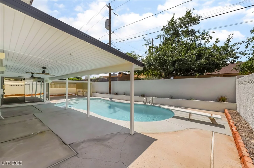 3463 Haverford, Las Vegas, NV 89121