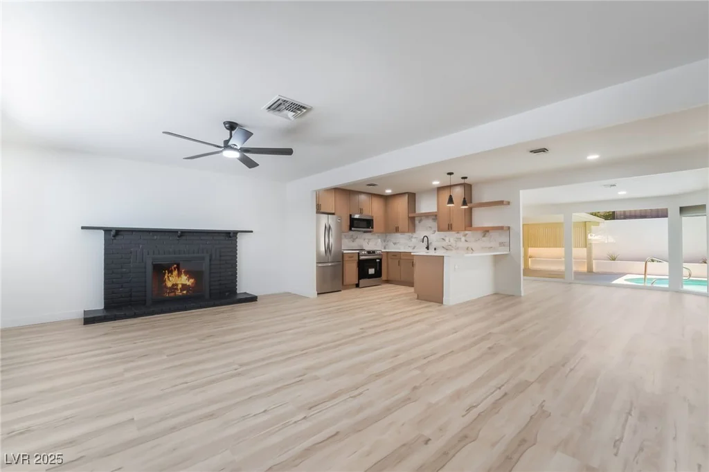 3463 Haverford, Las Vegas, NV 89121