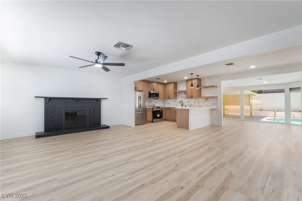 3463 Haverford, Las Vegas, NV 89121