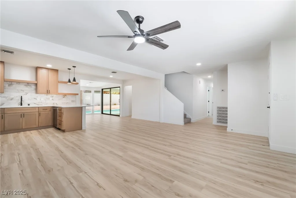 3463 Haverford, Las Vegas, NV 89121