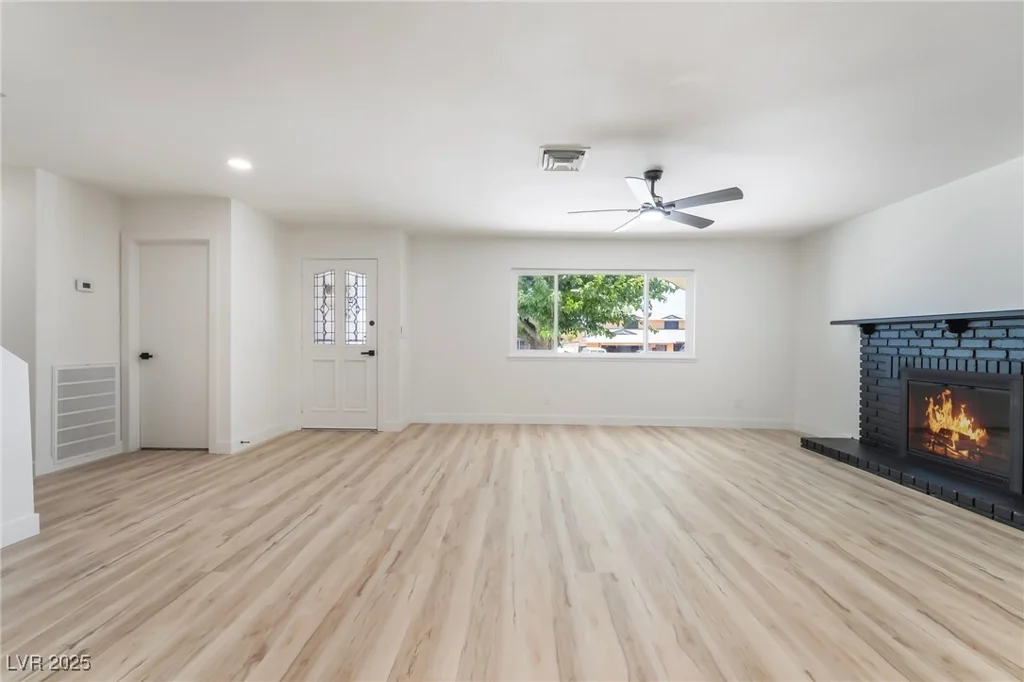 3463 Haverford, Las Vegas, NV 89121