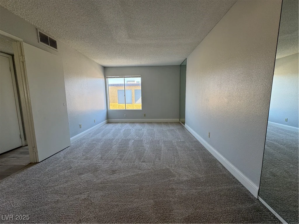 1460 Hialeah, Las Vegas, NV 89119